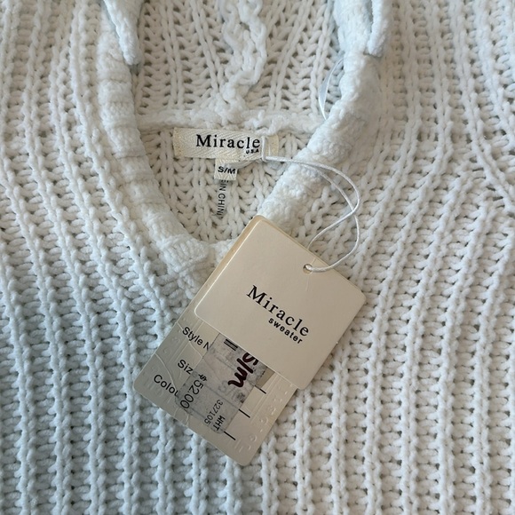 NWT Miracle Knit Hooded Pullover in White Size S/M - Picture 13 of 15